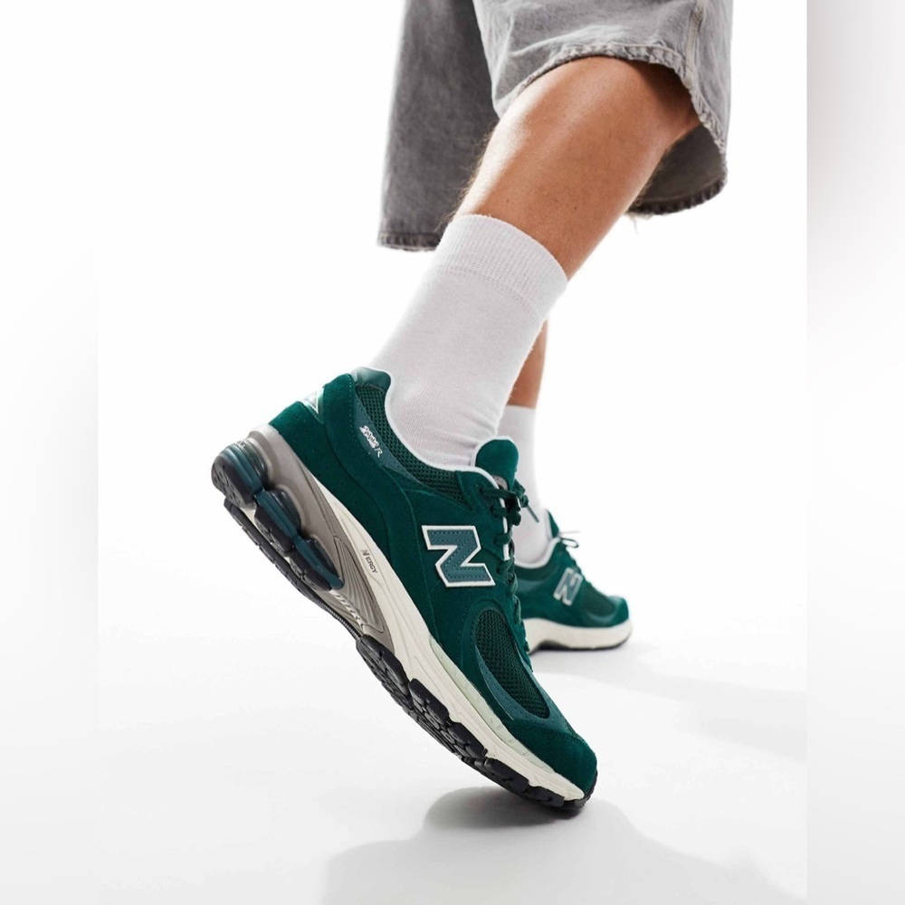 New Balance Men's Dark Green Sneakers vintage